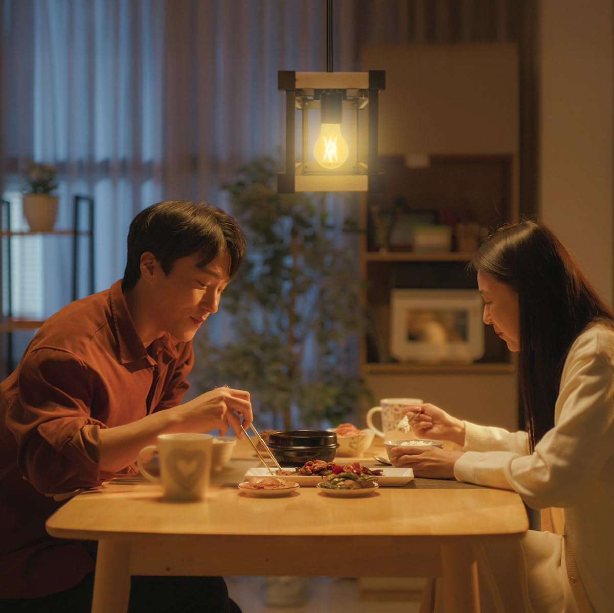 Sylvania 27" Island Pendant Light Fixture, 5-Bulb, Adjustable Height with Accessories Included, Hardwire, Faux Wood/Black Matte Finish - 1 Pack (63587) - Image 5