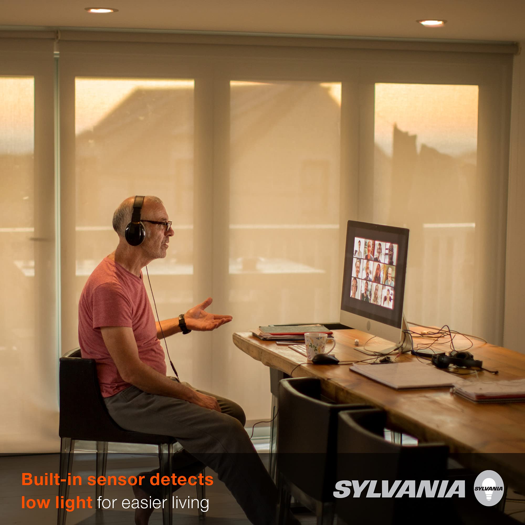 Sylvania Dusk to Dawn PAR38 LED Light Bulb with Auto On/Off Light Sensor, 120W=14W, 1250 Lumens, 5000K, Daylight - 1 Pack (41363) - Image 4